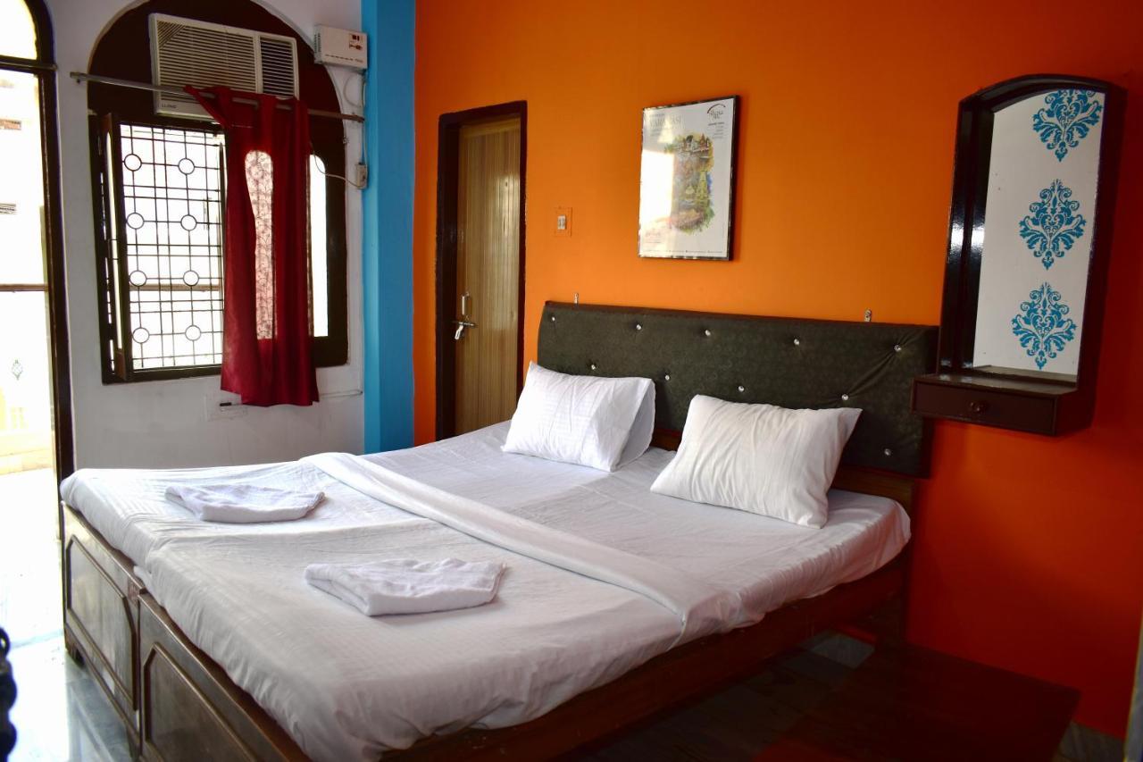 Sandhya Guest House Varanasi Near Ganga River Exterior photo