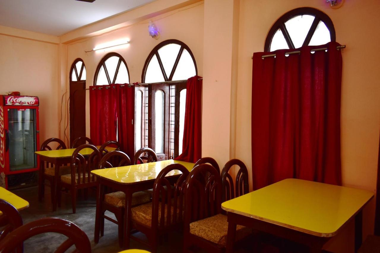 Sandhya Guest House Varanasi Near Ganga River Exterior photo