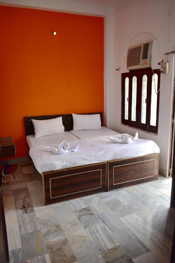 Sandhya Guest House Varanasi Near Ganga River Exterior photo
