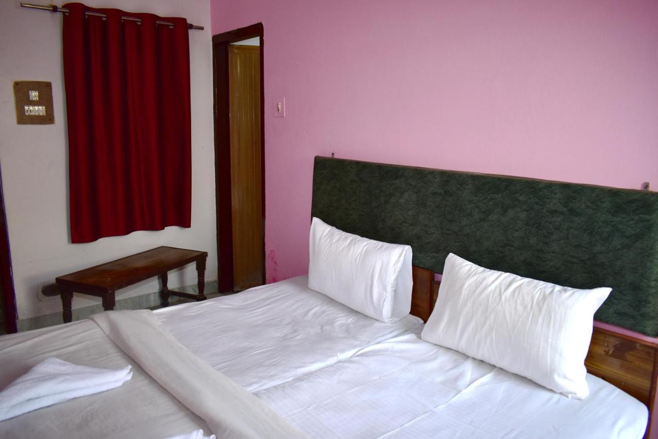 Sandhya Guest House Varanasi Near Ganga River Exterior photo