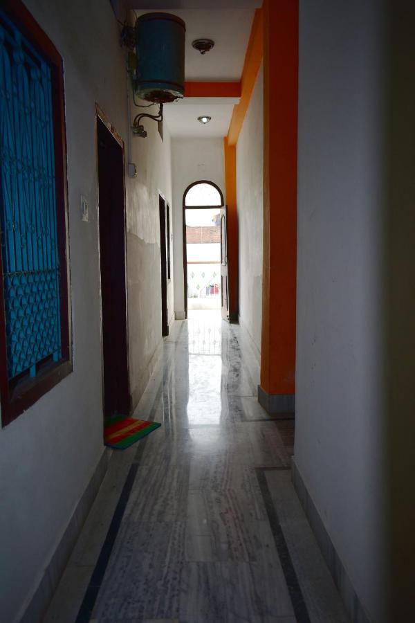 Sandhya Guest House Varanasi Near Ganga River Exterior photo