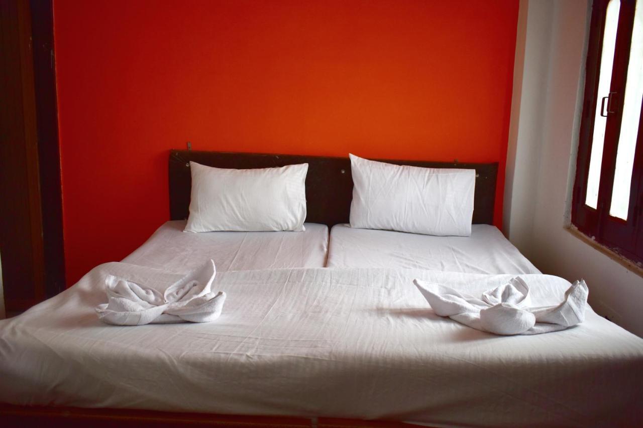 Sandhya Guest House Varanasi Near Ganga River Exterior photo